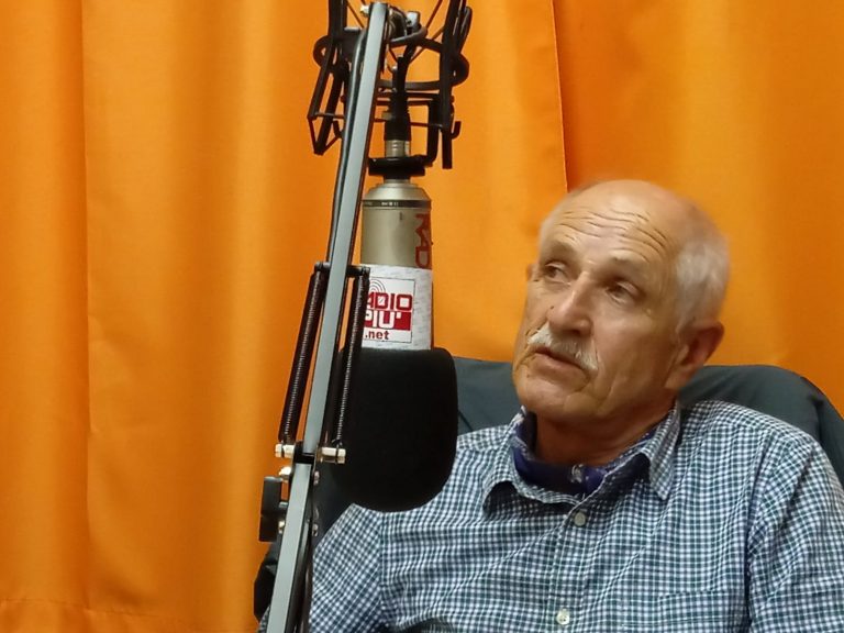 ee8ec253-add2-4cec-959a-c9dc909efda7