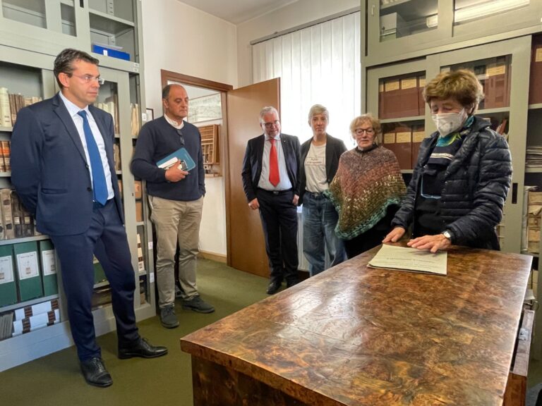 f4ad397c-9f66-4a1b-a01c-53652e363fc7