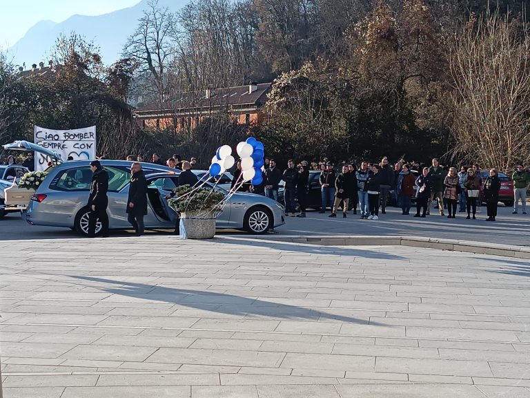 830ef2ba-4cff-488b-9965-648fa210982c