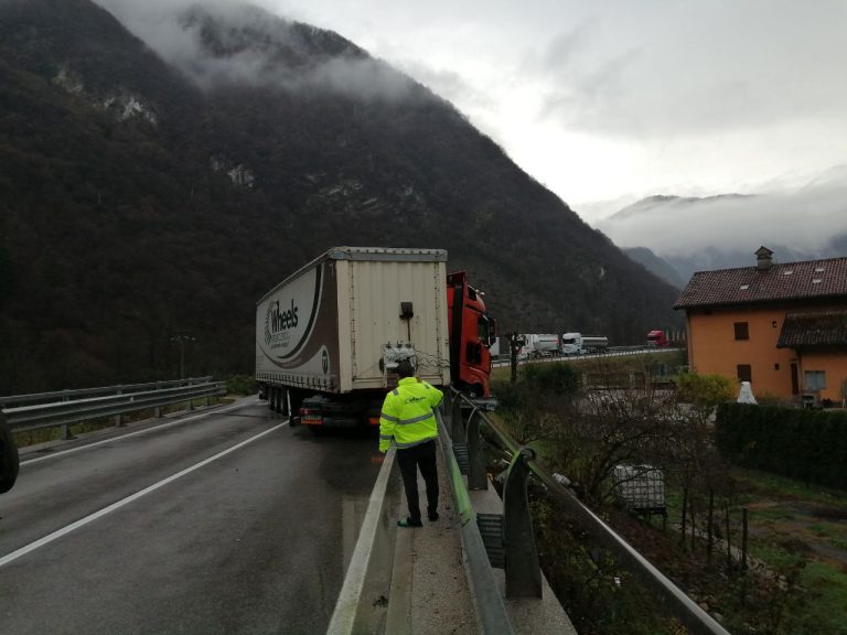 c1d443b2-c9c7-4ab5-bb3e-09d50d3dd47d