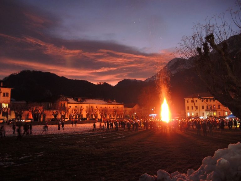 19ac552d-454d-4621-a718-9f9afb6a5d90