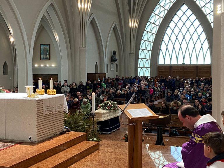 2ff0b6c3-6f01-4d1b-9ac8-38edee6316a4