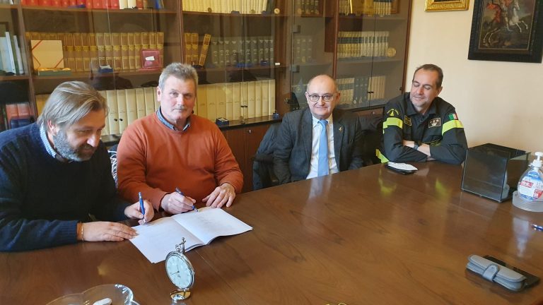 40ef4f5e-514c-4fe0-8fef-cce026b7c261