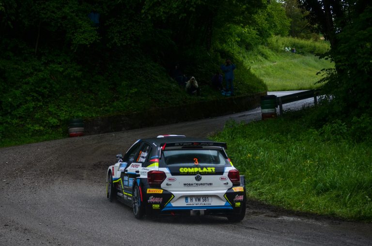 4c3de236-c154-4a8b-bb7b-4eb1cee4b802