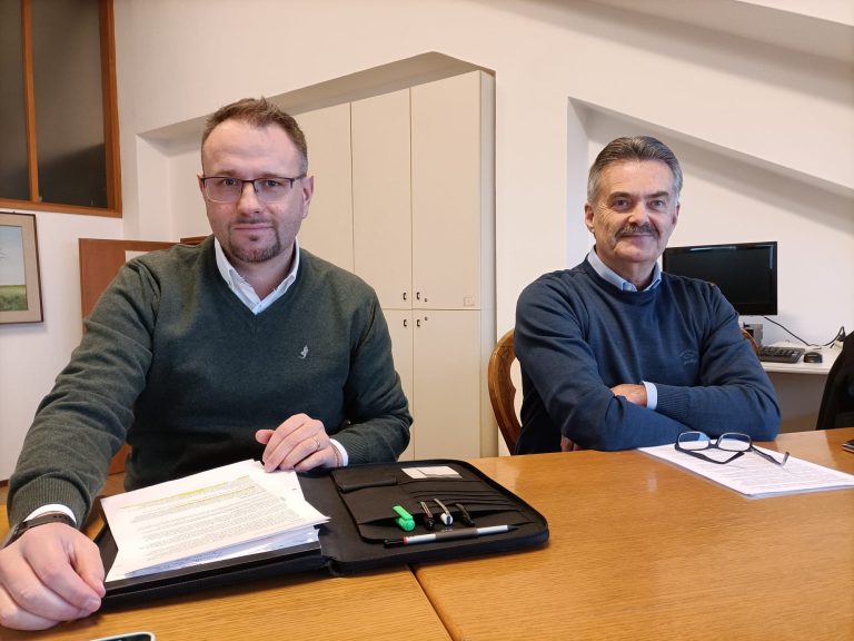 ff8acb58-f253-4a34-b993-316e32225c31