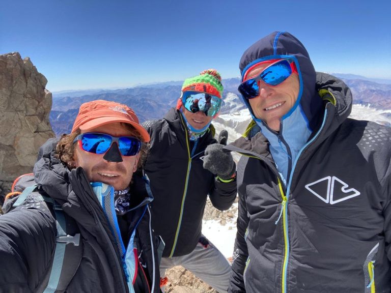 dc9d9963-d2e1-4cda-a385-84b89d4d3c42