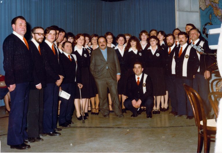 ROMA – 7 febbraio 1980. Coro Agordo con Maurizio Costanzo a Grand’Italia