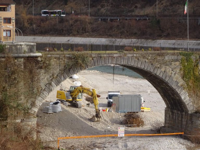 b7529f6a-7733-4dc9-a4c4-b03dcabbf614