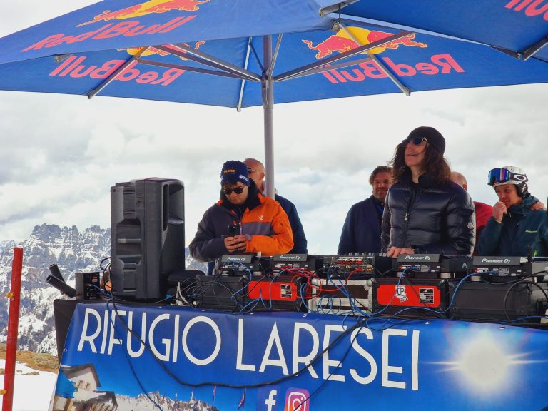 2051e9b3-e4f4-4d45-a24f-46404bde1562