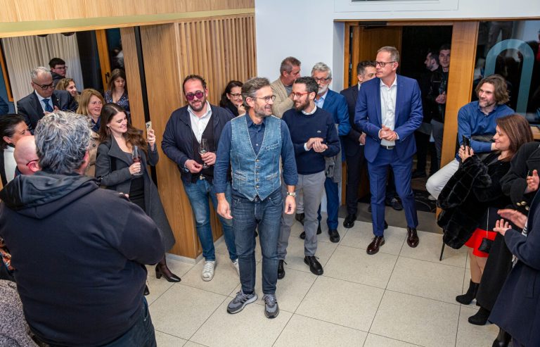 8c76b3b6-fc2a-4b57-bd4d-cd5a77d47ba0