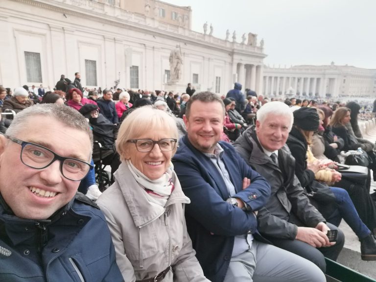 a6a80caa-a710-4421-a68f-2c446ad9a5e6