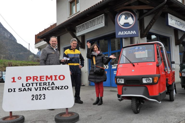 consegna chiavi Ape 50 Cross.