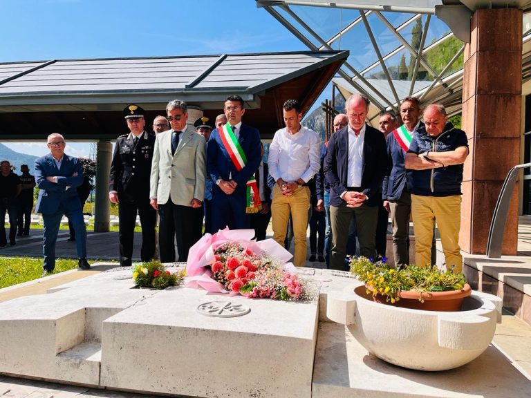 53ce0470-b1bd-432e-a9fe-651211ff4dbf