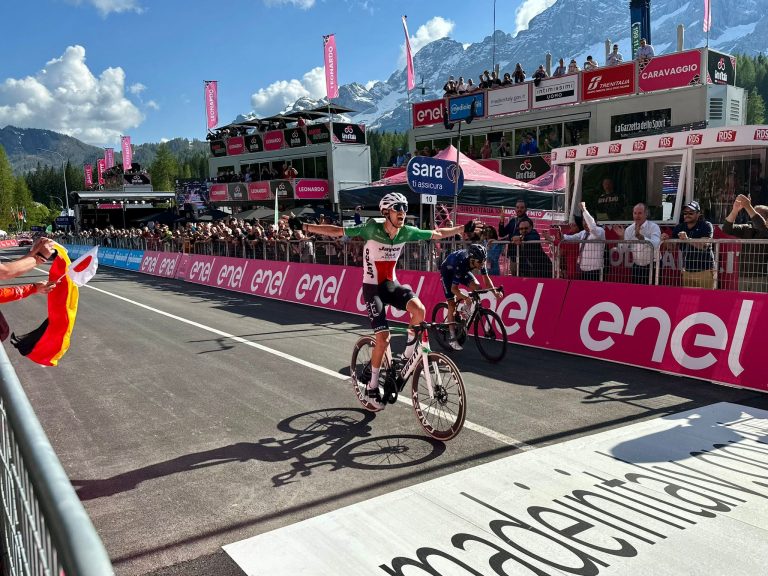 cf44e1ee-c85d-43f5-ad4c-707b97b44a2f