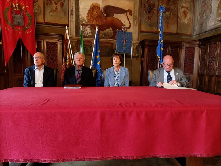 d05e1bff-3358-4c71-a399-385f0251118e