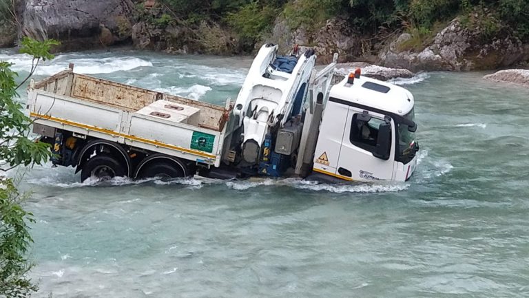 61089789-2b40-4693-a76a-1271b8566f38