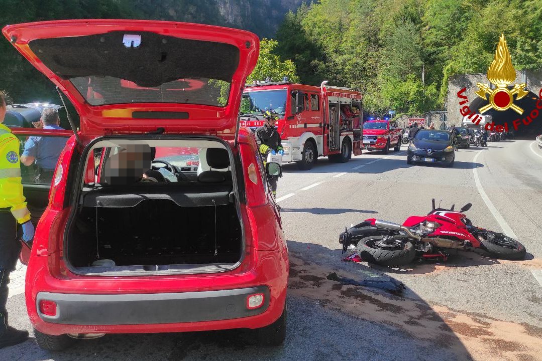 b1963a2d-4975-4d5d-9257-dc99e9c3dd44