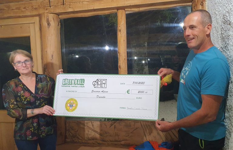 GreenBall dona 2000 euro al Soccorso Alpino