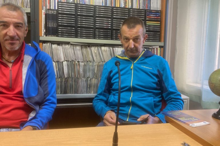 cb91eeee-9069-4046-a296-8ddb51b50662