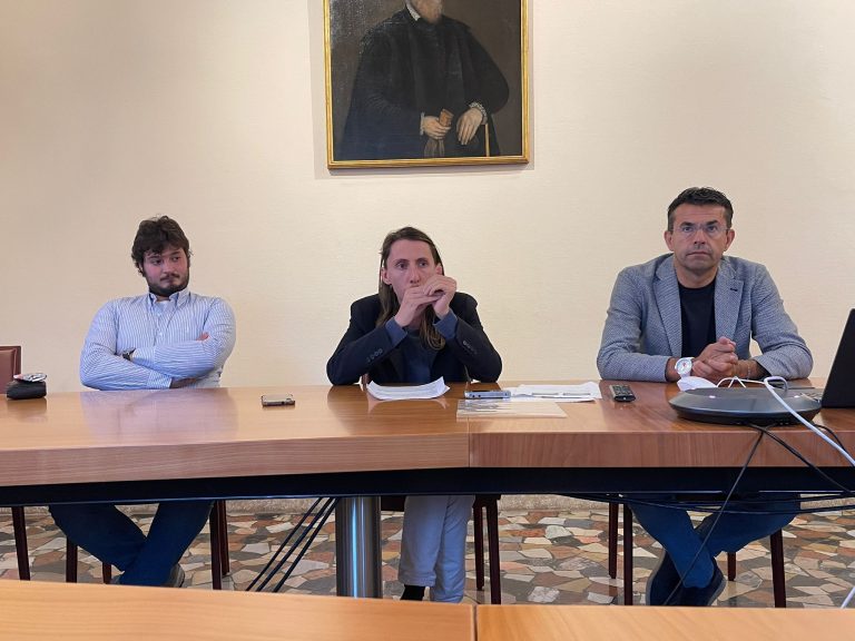 f004b85b-05fa-4e3c-9667-abc508ed83c8