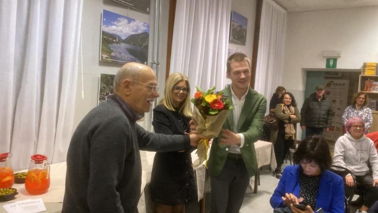 3f39f9b4-d878-4e8b-bb69-3a422c37f35d