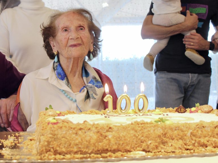 8A272D52-FF31-4999-A675-74D2D9193F16