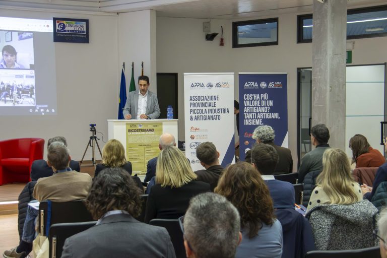 Appia CNA – Convegno filiera legno Arredamont – Massimo Sposato Presidente Appia CNA Belluno (2)