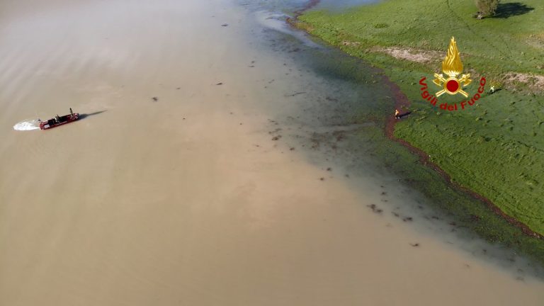 ae552ff0-4206-4dc5-83fb-a6489060fda8