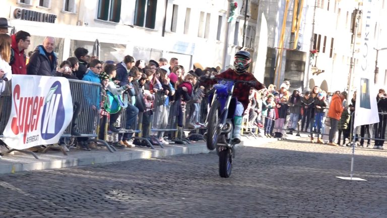 b899ef6f-e743-4ab0-870d-735ac271e65b