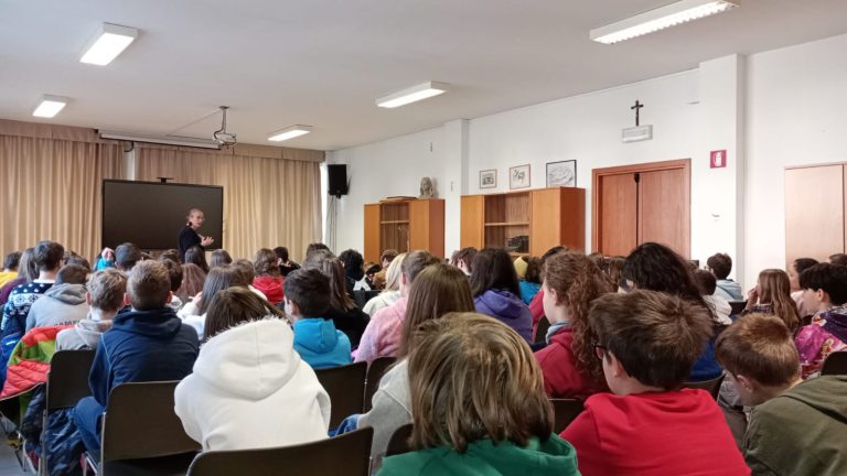 db7aba67-6d10-4fd6-8c63-8180e12638db