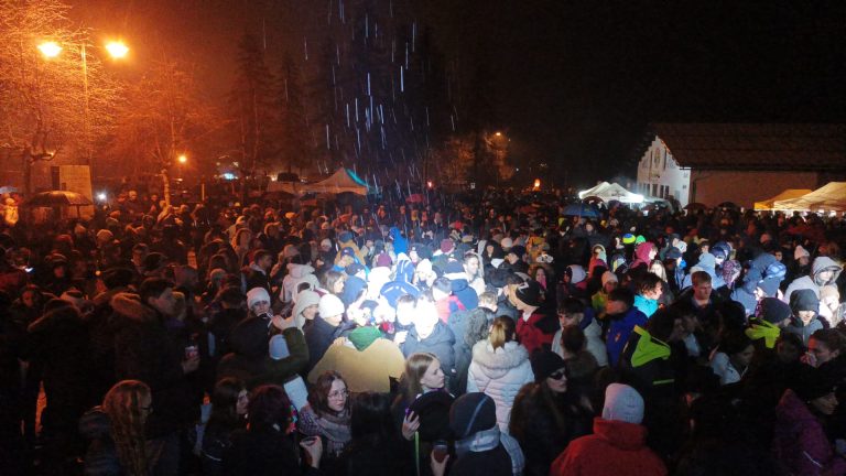 4eb98a44-9217-43e6-a8a8-c49e6b6faf2a-1