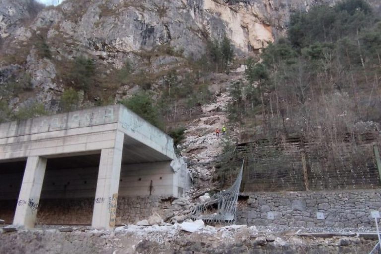 1705138723293_frana_Valsugana