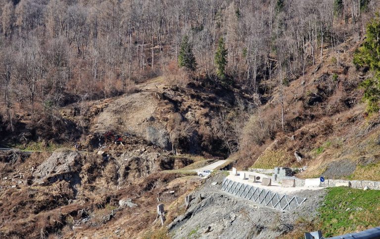 01df08a8-b078-4d1f-b541-7efed0c81960