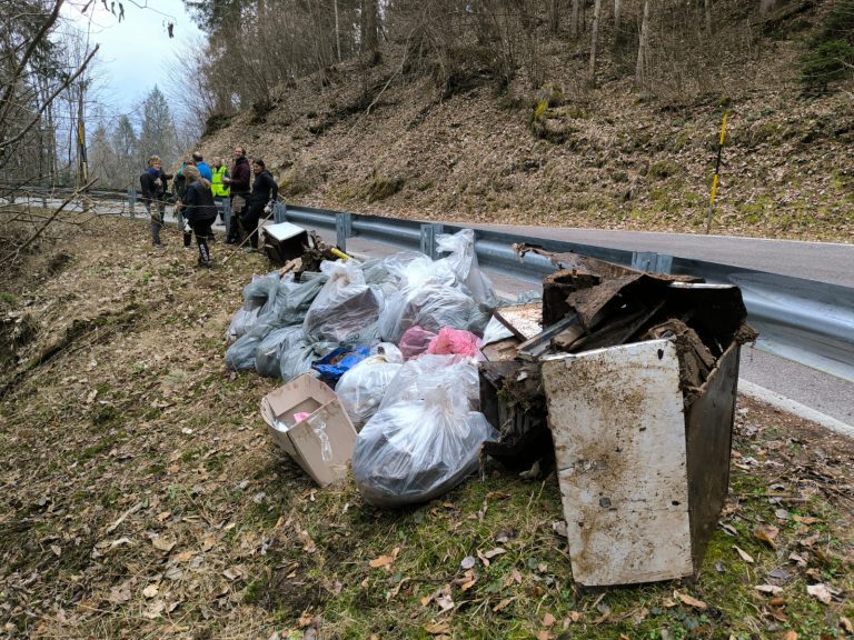 9ea25857-a5aa-4e06-b114-ff29ad6a484e