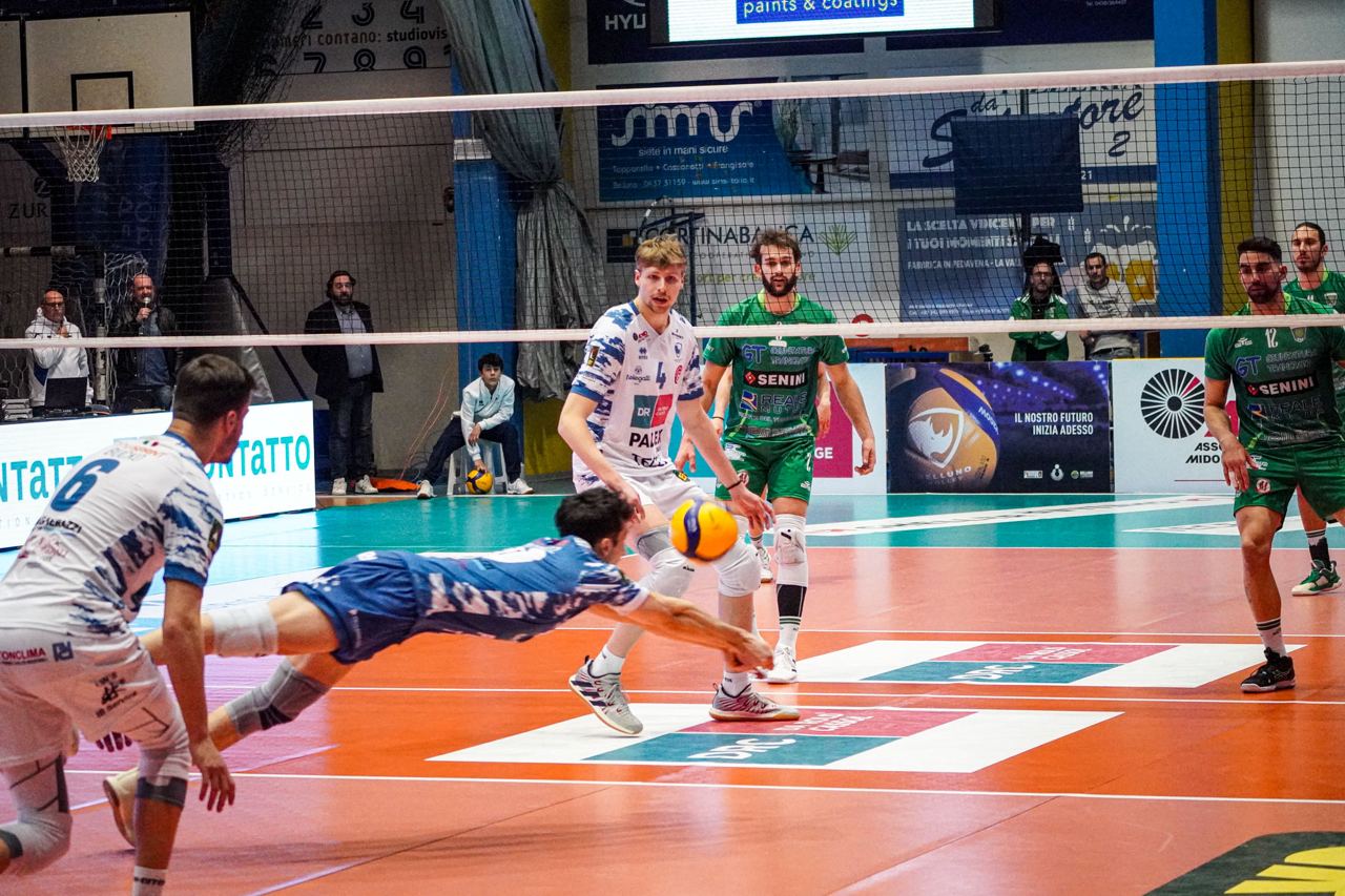 Tuffo_di_Gonzalo_Martinez