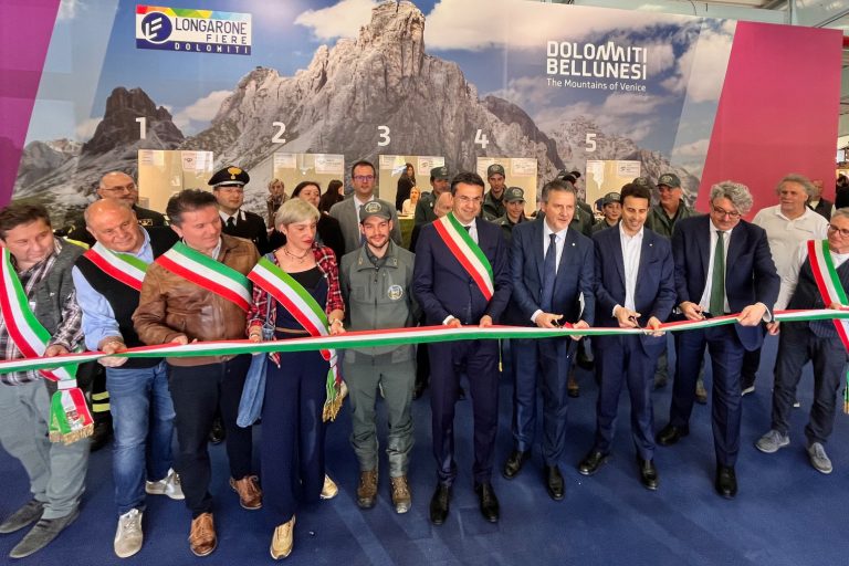 Il taglio del nastro della 22a Caccia Pesca Natura