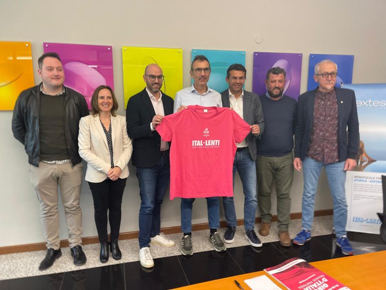 a300da0d-03e2-437d-bb66-1a091e33f962