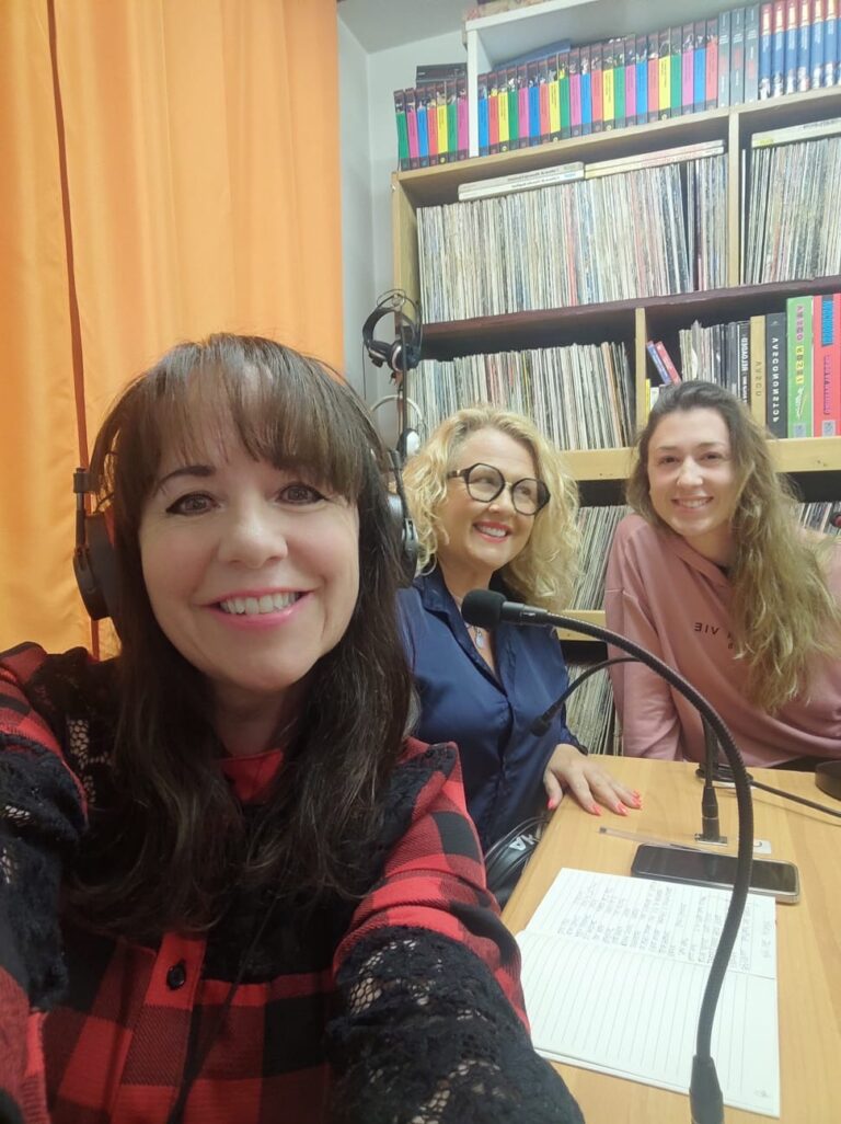 06e6996e-87f9-4ba7-b5d4-0f752fb41677