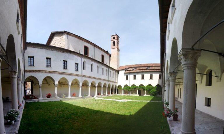 CHIOSTRO_GOTICO_ISSR-800×477