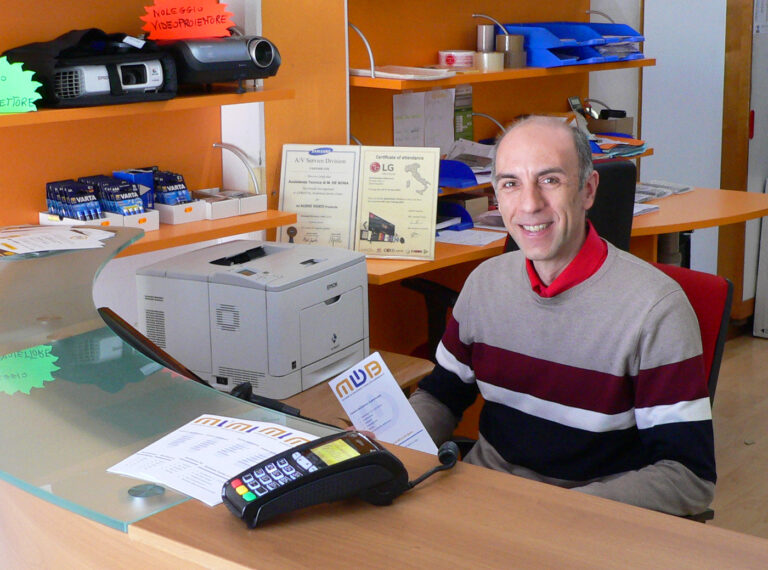 mirco de bona_laboratorio via Mondin