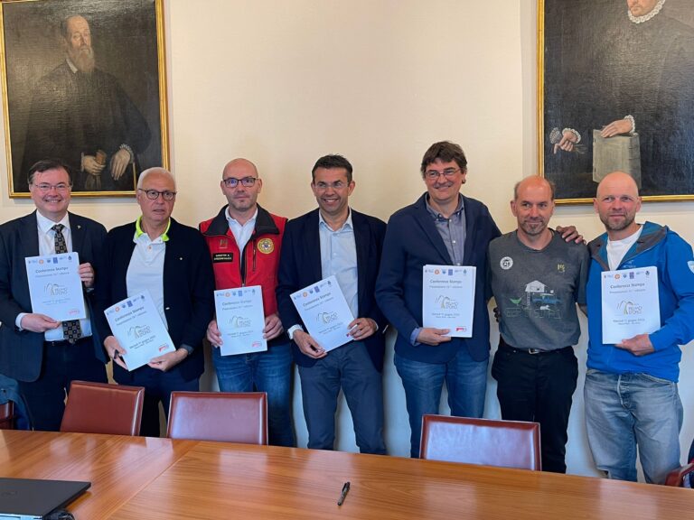 b4f83cb8-78ca-4f72-b9c9-58b28b320896