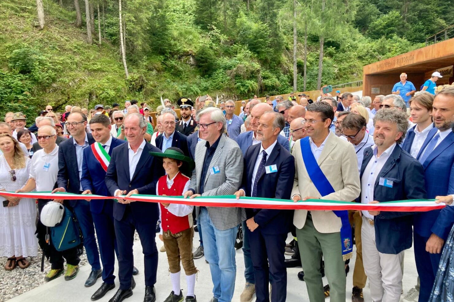 40d6ae40-c4e7-45b7-b509-a42c6ded0e8e