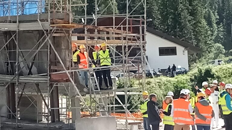 75dbb965-30bd-44db-9f53-5c220d93da52