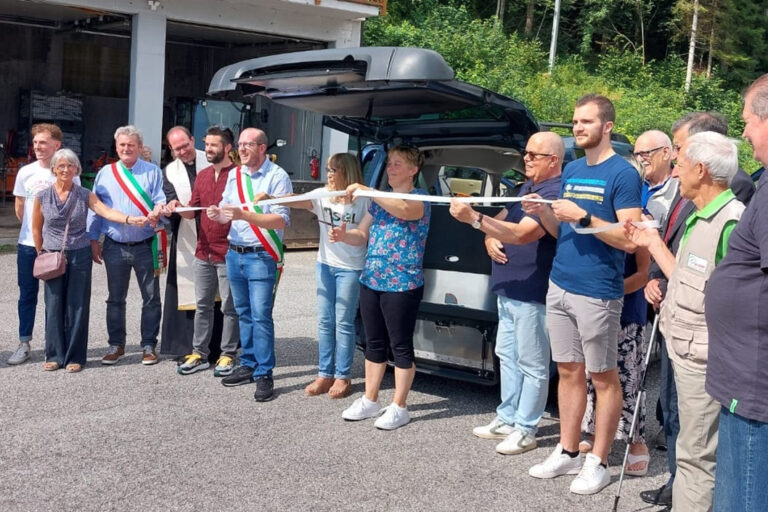 VOLTAGO – Taglio del nastro inaugurazione nuovo mezzo Auser