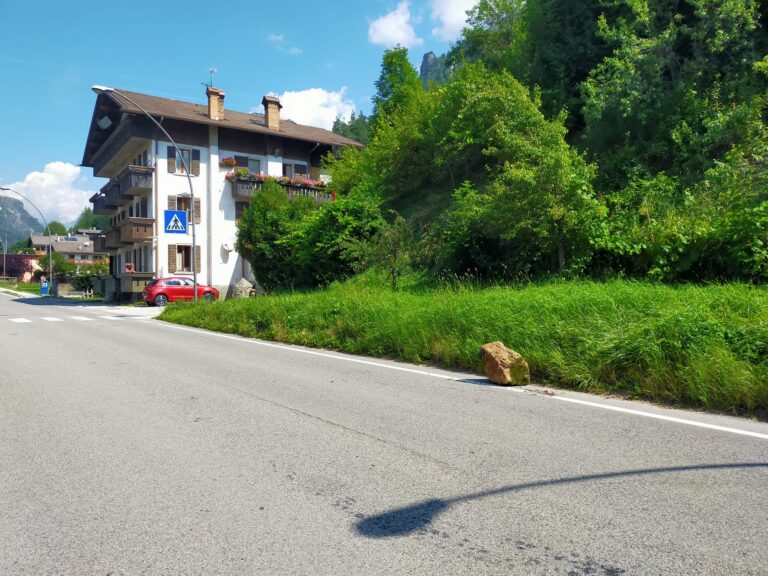 eb22b5fe-d44d-4f02-ab2d-8faa4e345a6b