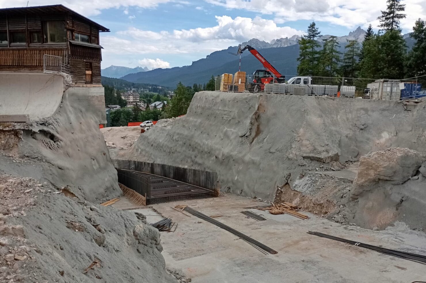 2b585a2c-57e5-4b6d-ac9c-4ae382447a11