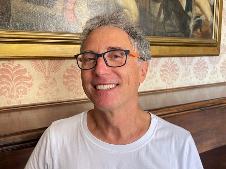 4ffcadfb-22b5-46f0-a1f4-771de2d33ff8