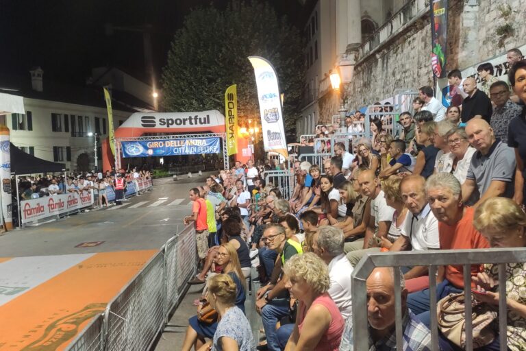 La tribuna del pubblico nel 2023