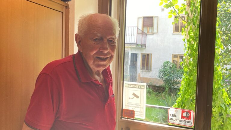 b56dc598-5ac0-40d2-8118-7b058f9c446f