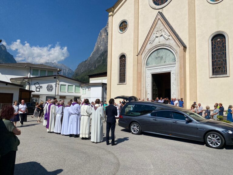 e924f545-c4f9-43c6-846e-83568f790970